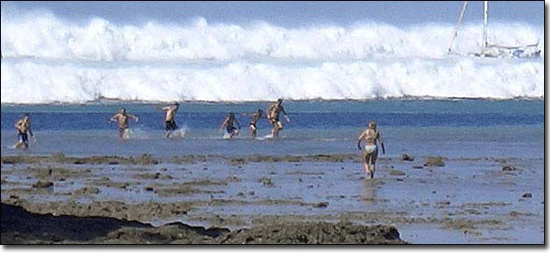 2004 Sumatra - Tourists try to escape from the killer wave